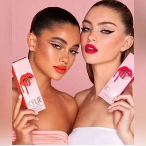 KYLIE Cosmetics NWBX Lip Kit - Vibrant
POSIE K VELVET